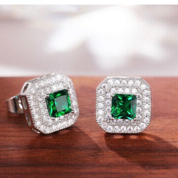 NWT STERLING SILVER Diamond STUD EARRINGS - Picture 4 of 4